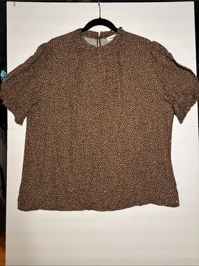 Amazon Essentials Brown Leopard Print Short Sleeve Blouse